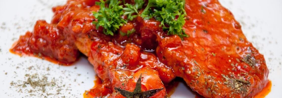 Łopatka wieprzowa w sosie pomidorowym to szybki i łatwy przepis na obiad z łopatki wieprzowej, który przygotujesz w wolnowarze Crockpot