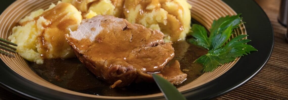 Wieprzowina w sosie własnym to szybki i łatwy przepis na obiad z łopatki wieprzowej, który przygotujesz w wolnowarze Crockpot